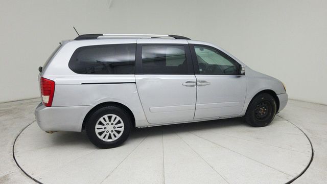 2011 Kia Sedona LX - 5