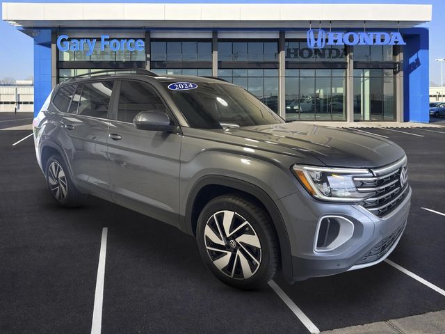 Platinum Gray Metallic 2024 Volkswagen Atlas SE 4Motion with Technology SUV / Crossover All-Wheel Drive 8-Speed Automatic