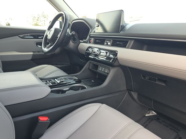 2024 Honda Pilot Touring:C02566