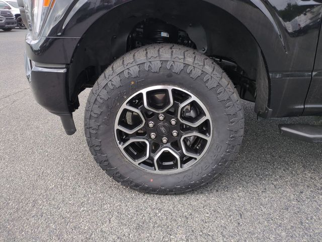 Used 2023 Agate Black Metallic Ford XLT image 10