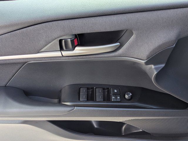 2025 Toyota Camry LE - Photo 15