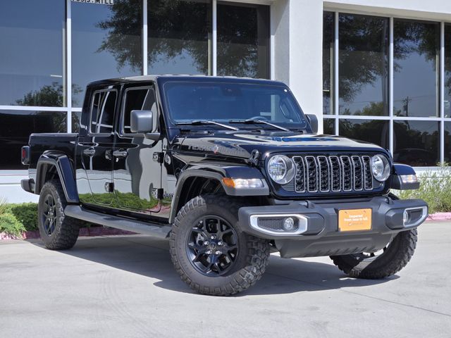 Black Clearcoat 2025 Jeep Gladiator Pickup Truck Four-Wheel Drive 8-Speed Automatic