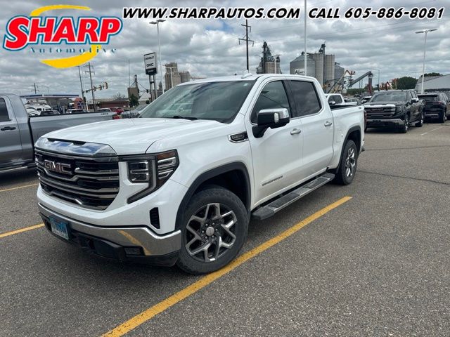 2022 GMC Sierra 1500 SLT Crew Cab 4WD