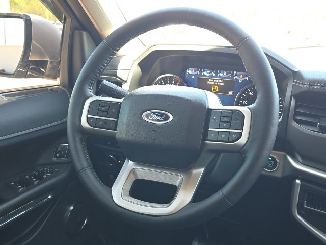 2024 Ford Expedition XLT:B02304