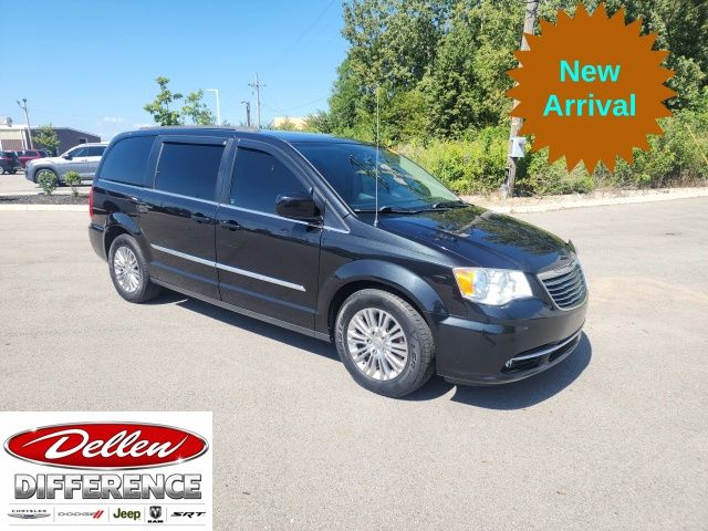 2015 Chrysler Town & Country Touring-L FWD