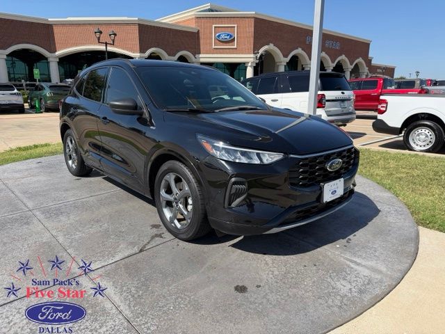 Black Metallic 2023 Ford Escape SUV / Crossover Front-Wheel Drive 8-Speed Automatic