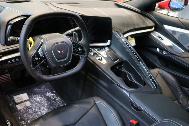 2025 Chevrolet Corvette Stingray 2