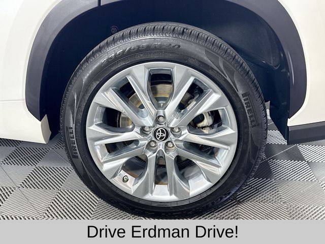 Used 2021 Toyota Highlander SUV