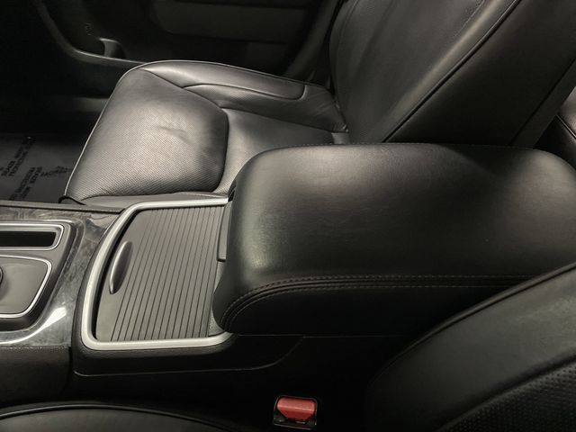 2023 Chrysler 300 Touring photo