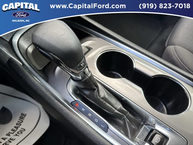 Used 2022 White Chevrolet LT image 30
