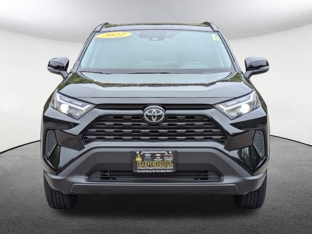 2022 Toyota RAV4 XLE 10