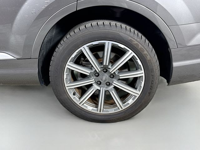 2019 Gray Metallic Audi Q7 55 Premium Plus quattro AWD SUV