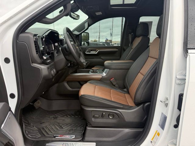 2025 Summit White Chevrolet Silverado 3500HD High Country 4X4 Truck