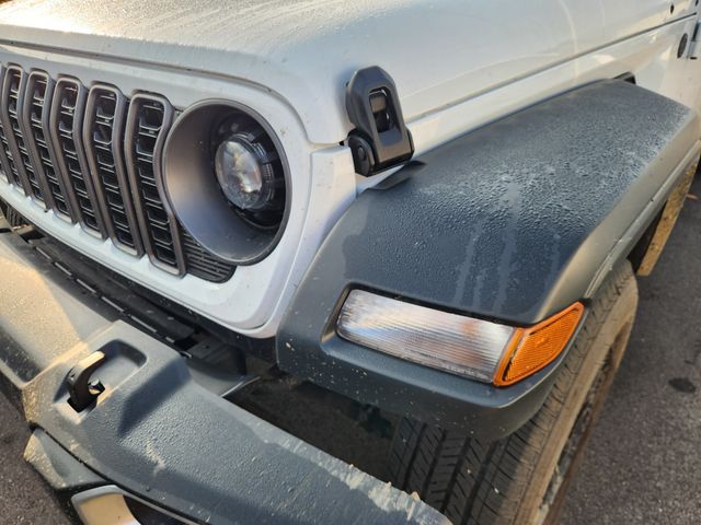 2025 Jeep Gladiator Sport White at Mac Haik CDJR North Houston
