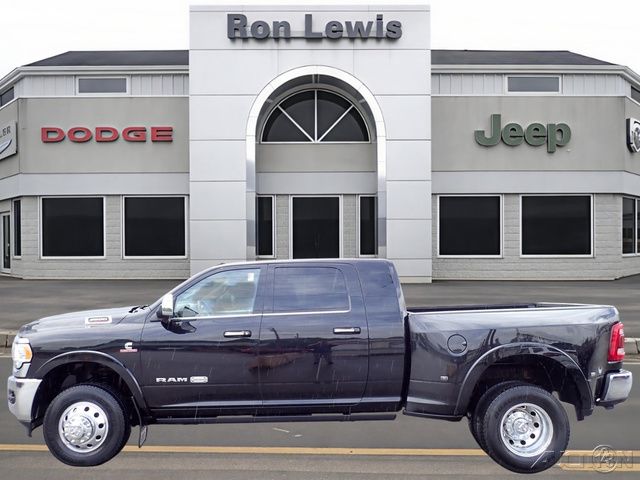 Diamond Black Crystal Pearlcoat 2021 RAM 3500 Limited Longhorn Mega Cab DRW 4WD Pickup Truck Four-Wheel Drive 6-Speed Automatic