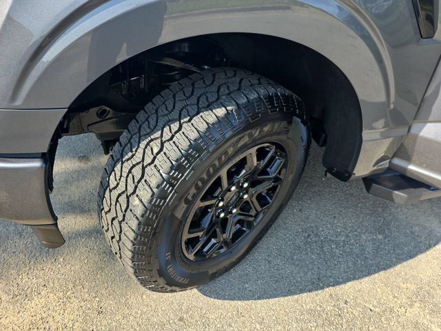 New 2026 Carbonized Gray Metallic Ford XLT image 32