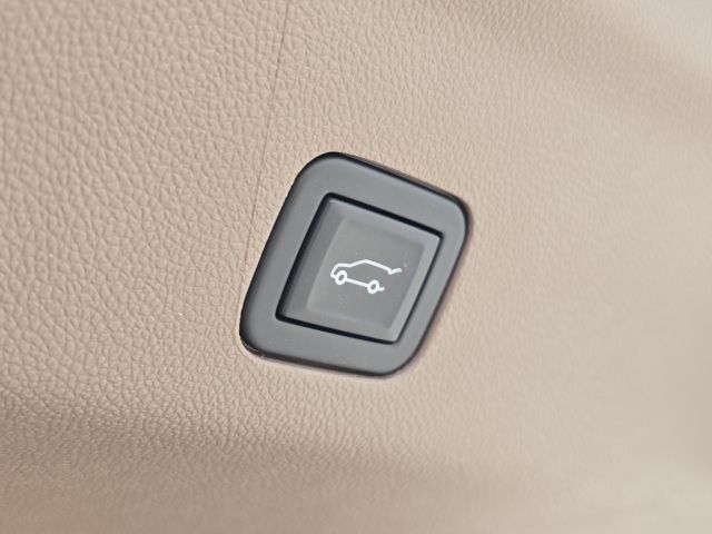 2024 GMC Yukon Denali:C02593