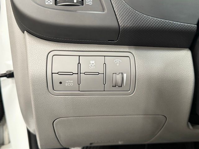 2016 Hyundai Accent SE photo