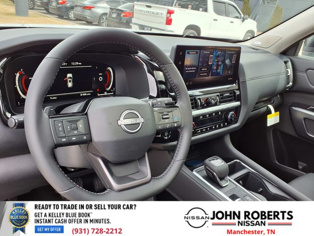 View vehicle photo 4