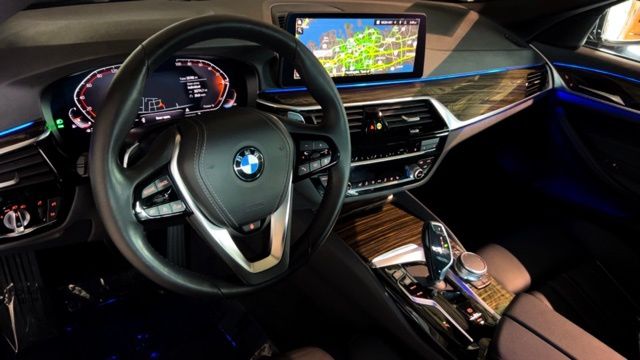 2021 BMW 5 Series 540i xDrive 10