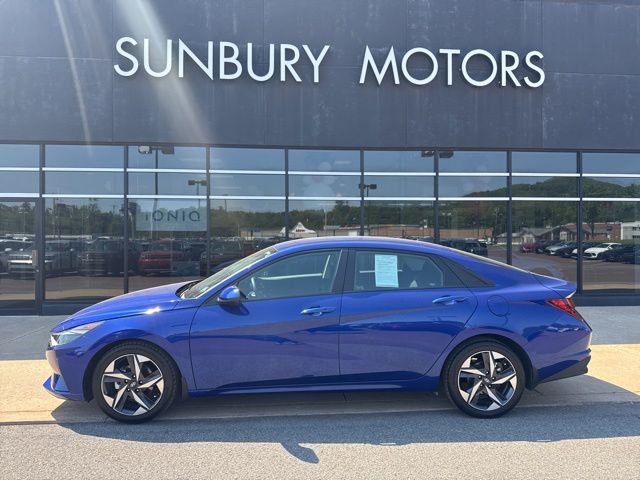 Intense Blue 2023 Hyundai Elantra SEL FWD Sedan Front-Wheel Drive Continuously Variable Transmission