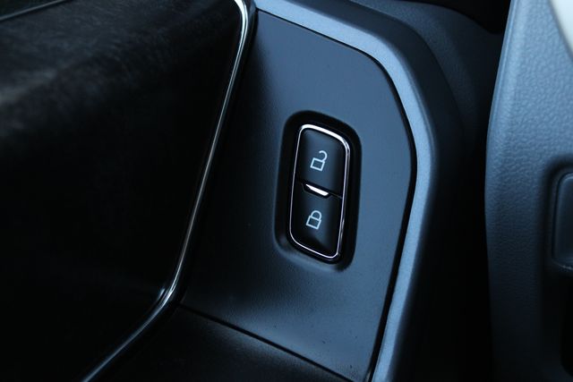 Used 2023 Black Ford XLT image 6