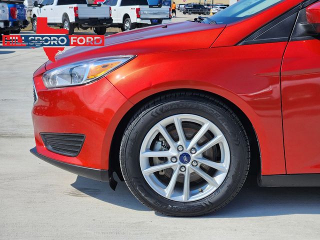 2018 Chili Pepper Red Ford Focus SE FWD Hatchback