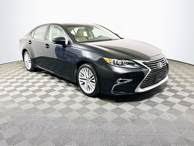 Black (Caviar) 2016 Lexus ES Sedan Front-Wheel Drive 6-Speed Automatic