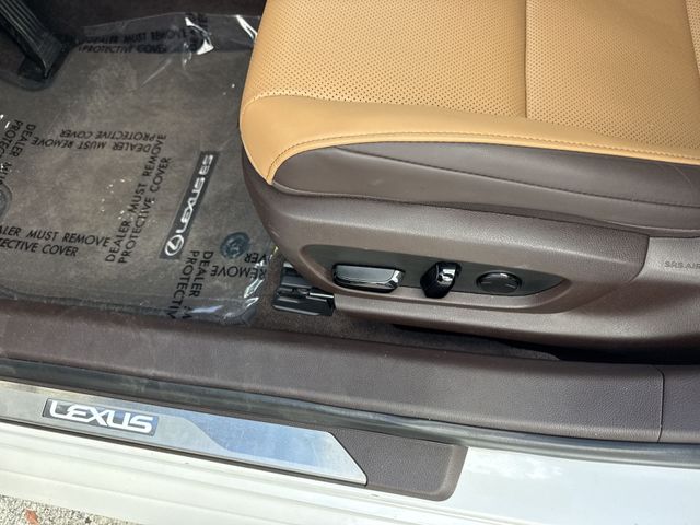 2021 Lexus ES - $33,498