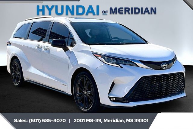 2021 Toyota Sienna XSE 7-Passenger FWD