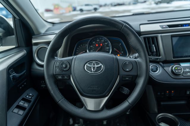 2013 Toyota RAV4 Limited 11