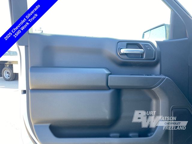 2025 Chevrolet Silverado 1500 WT photo