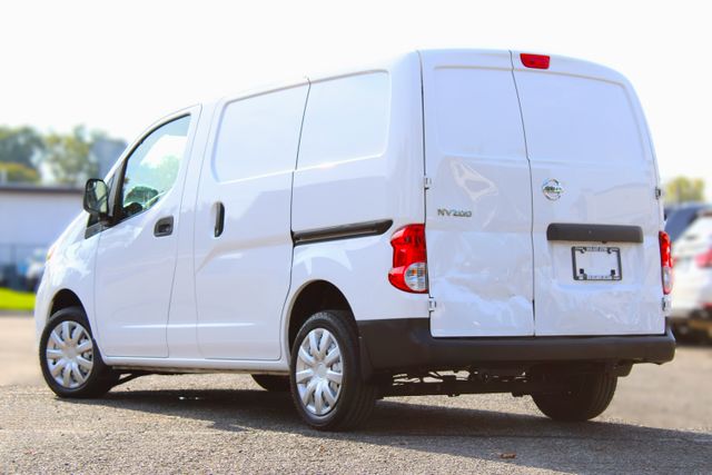 2021 Nissan NV200 SV 10