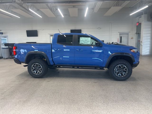 View vehicle photo 4