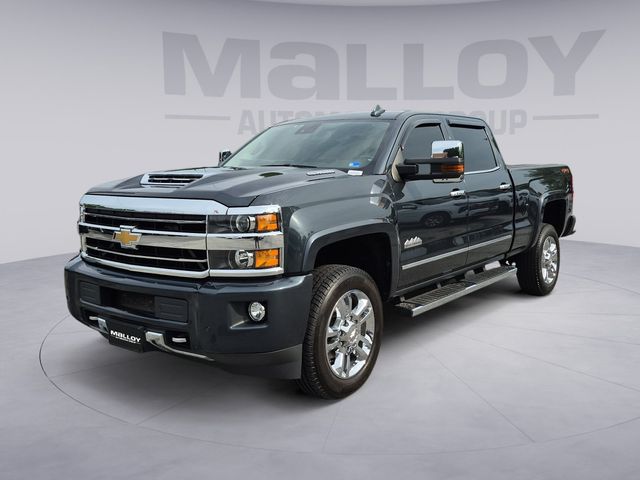 Gray (Graphite Metallic) 2019 Chevrolet Silverado 2500HD Pickup Truck Four-Wheel Drive 6-Speed Automatic