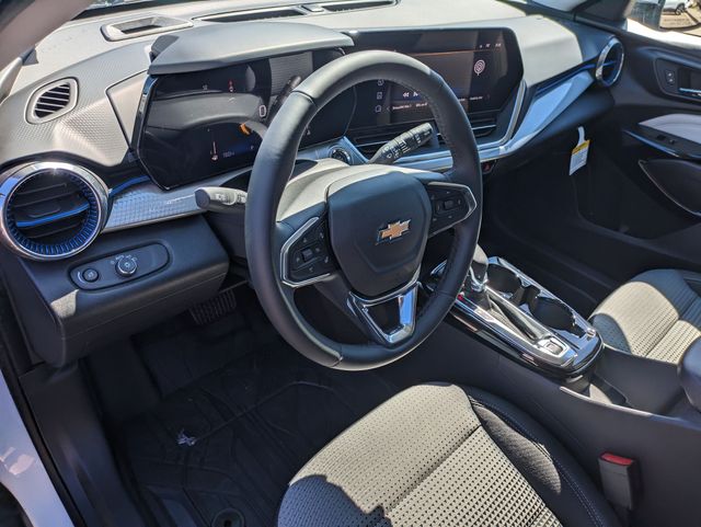 2025 Chevrolet Trax LT photo