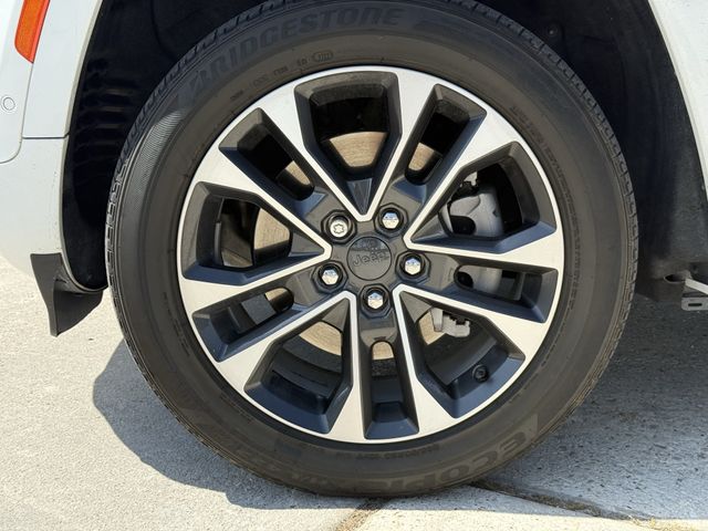2022 Jeep Grand Cherokee Overland 4xe White at Central Houston Nissan