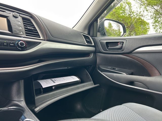 used 2019 Toyota Highlander car, priced at $23,999