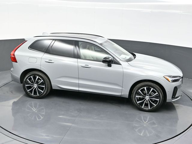 2025 Volvo XC60  photo