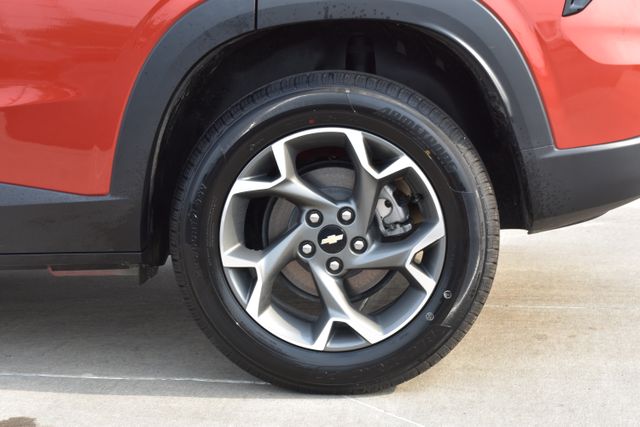 2024 Chevrolet Trax LT - Photo 8