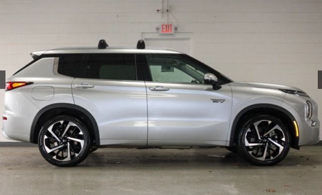 Alloy Silver Metallic 2023 Mitsubishi Outlander Hybrid Plug-in SEL S-AWC SUV / Crossover All-Wheel Drive 1-Speed Automatic
