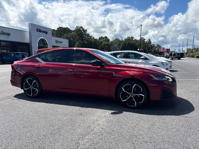 2023 Nissan Altima SR