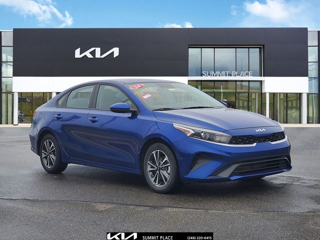 Deep Sea Blue 2024 Kia Forte LXS FWD Sedan Front-Wheel Drive Continuously Variable Transmission