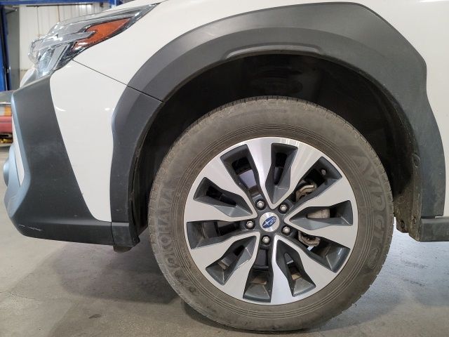 2024 Crystal White Pearl Subaru Outback Touring AWD SUV