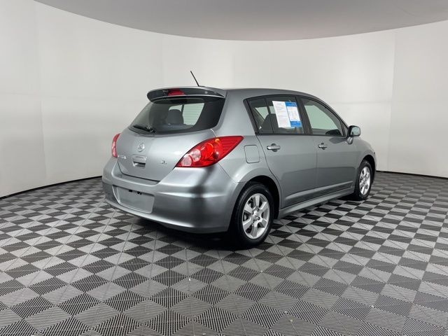 2011 Nissan Versa 1.8 SL 10