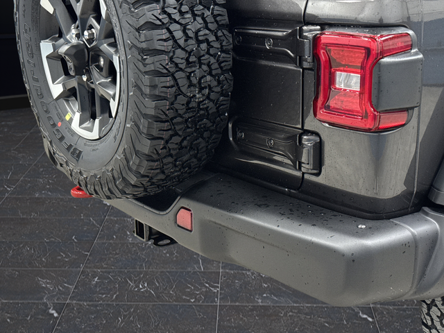 New 2026 Granite Crystal Metallic Clearcoat Jeep Rubicon image 31