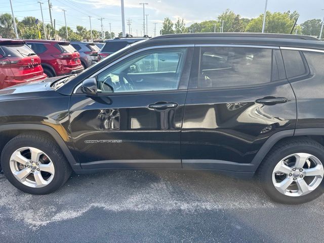 Used 2018 Black Jeep Latitude image 6