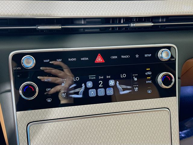 Thumbnail: 2026 Genesis GV80 - 14