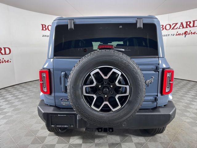 2025 Azure Gray Metallic Tri-Coat Ford Bronco Outer Banks 4X4 SUV