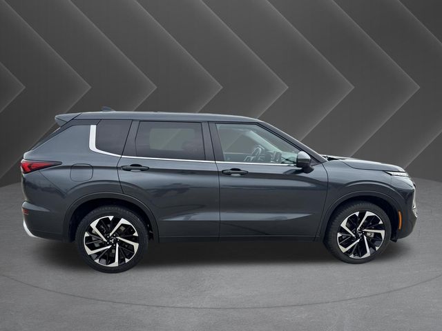 2024 Mitsubishi Outlander SE Black at Emmons Autoplex